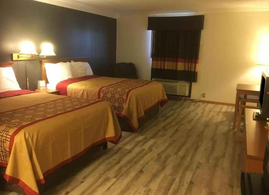 Americas Best Value Inn & Suites Thief River Falls Kültér fotó
