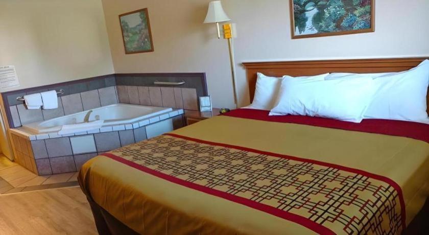 Americas Best Value Inn & Suites Thief River Falls Kültér fotó