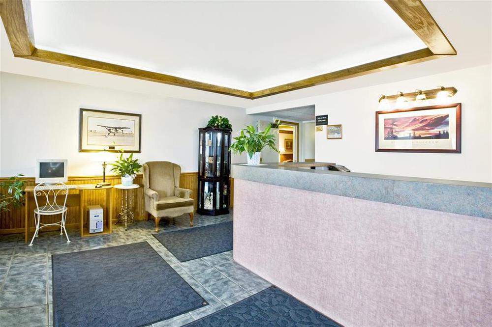 Americas Best Value Inn & Suites Thief River Falls Beltér fotó
